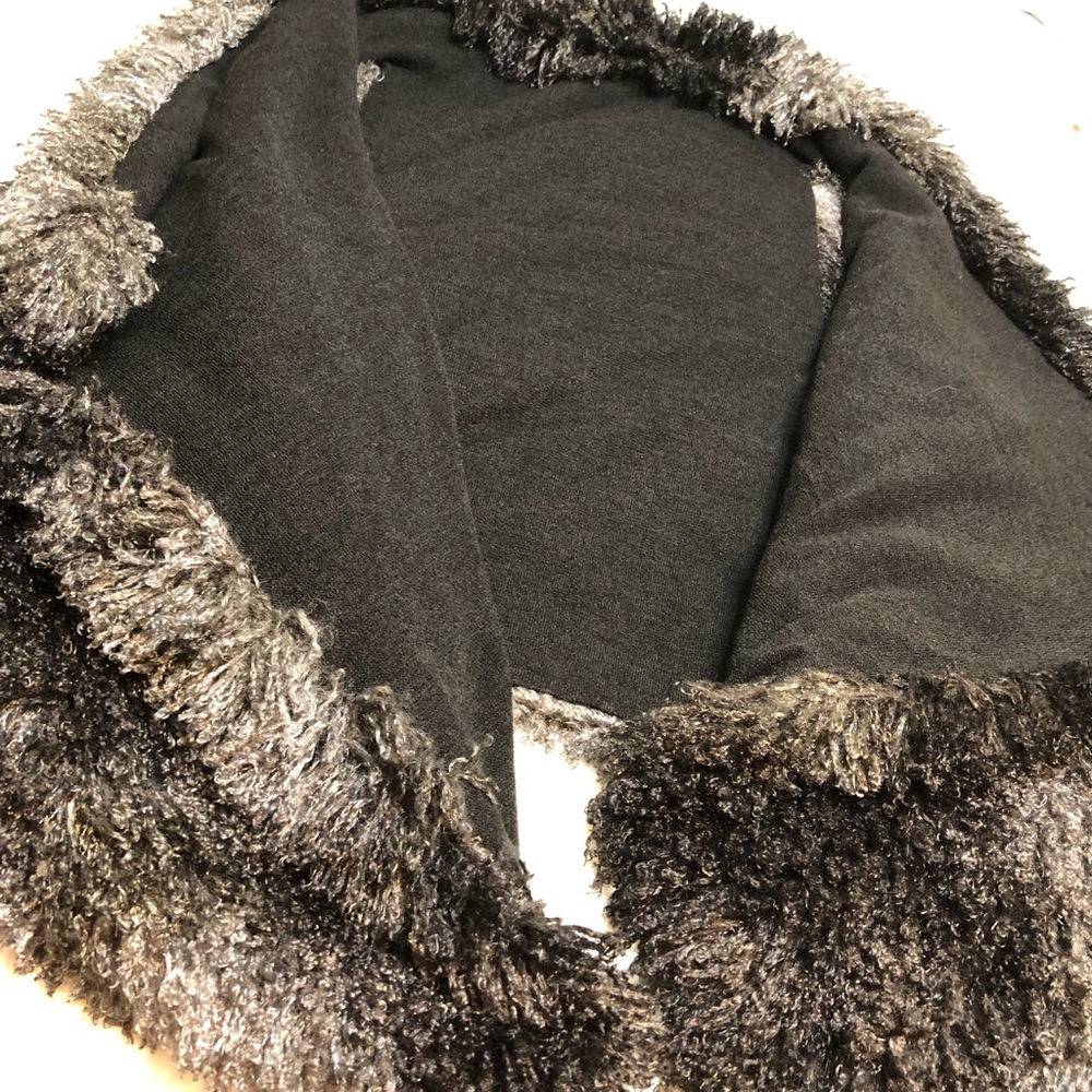 NWOT.  Fur vest - Picture 2 of 8